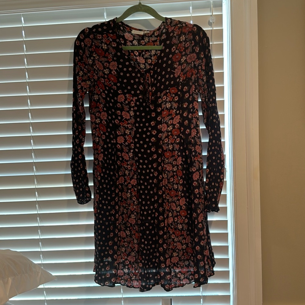 Loose hinge brand floral flowy medium dress